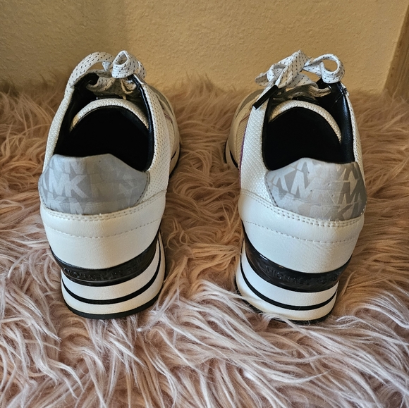 MICHAEL KORS MK Iridescent Tennis Shoes Sneakers Size Women's 8 Worn Once - Picture 7 of 8